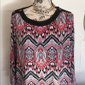 Alfred Dunner Southwestern Pattern Top. Button shoulder detail. Very sharp top.